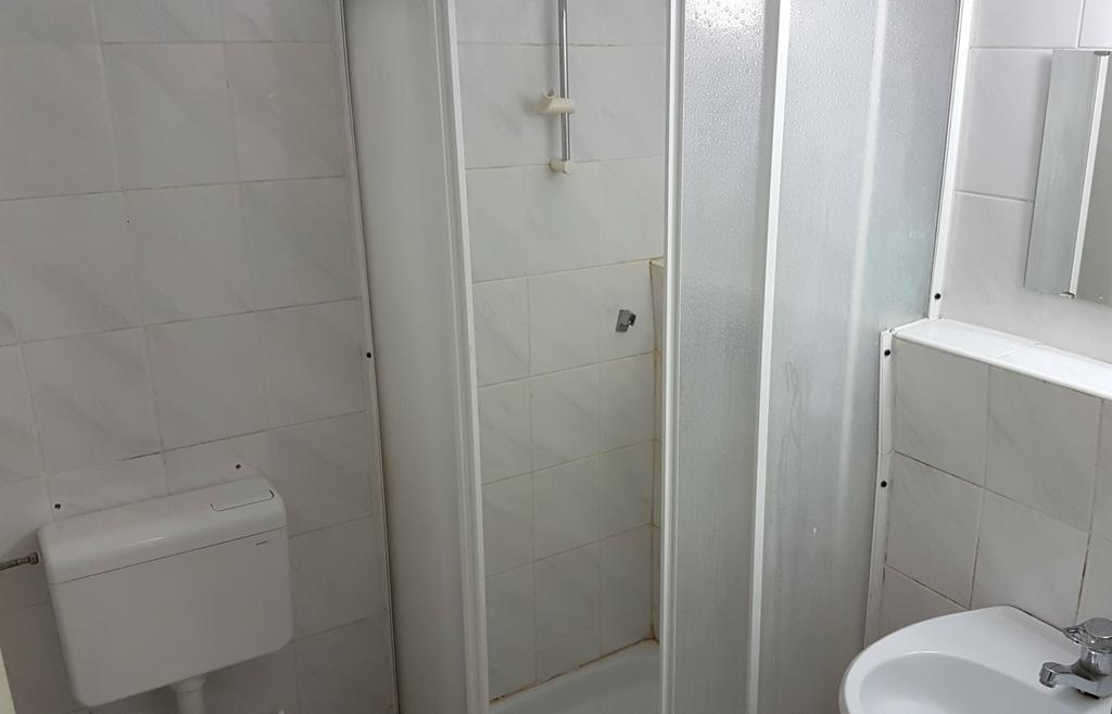 Summer Residence Hostel Любляна Екстер'єр фото
